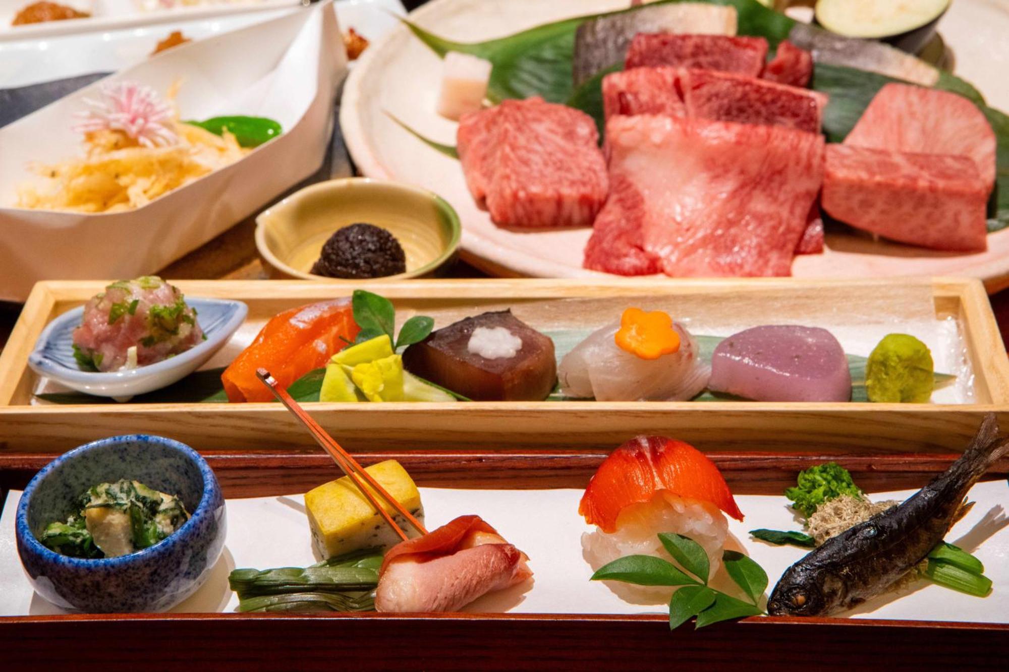 Miyama Ouan Kyoritsu Resort Takayama  Bagian luar foto A selection of Japanese dishes