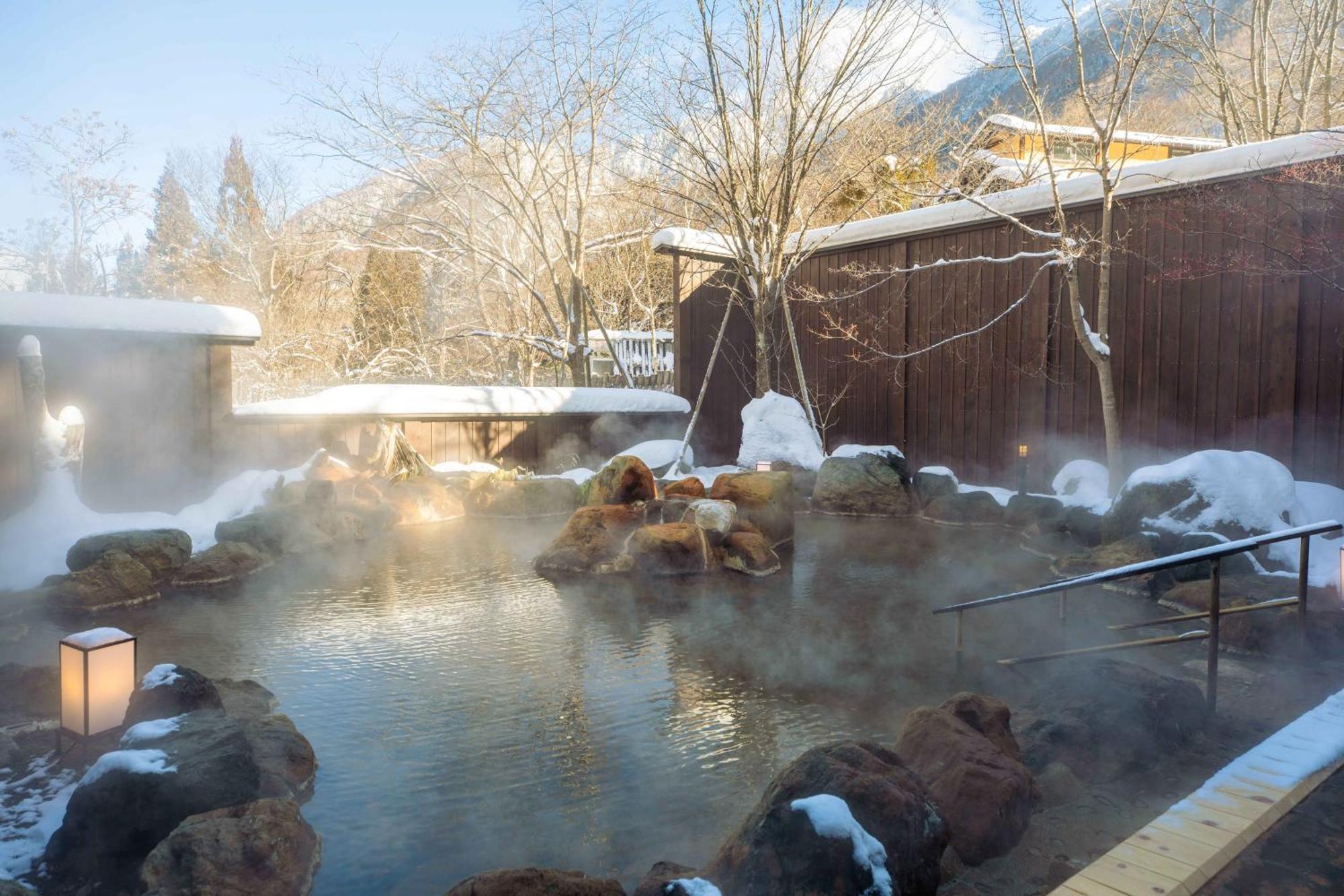 Miyama Ouan Kyoritsu Resort Takayama  Bagian luar foto A hot spring in Japan