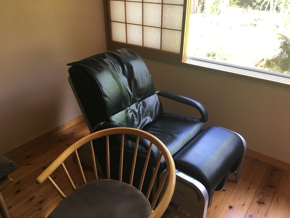 Miyama Ouan Kyoritsu Resort Takayama  Bagian luar foto A recliner chair