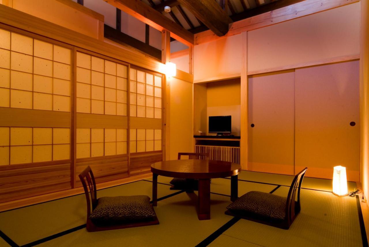 Miyama Ouan Kyoritsu Resort Takayama  Bagian luar foto A traditional Japanese room